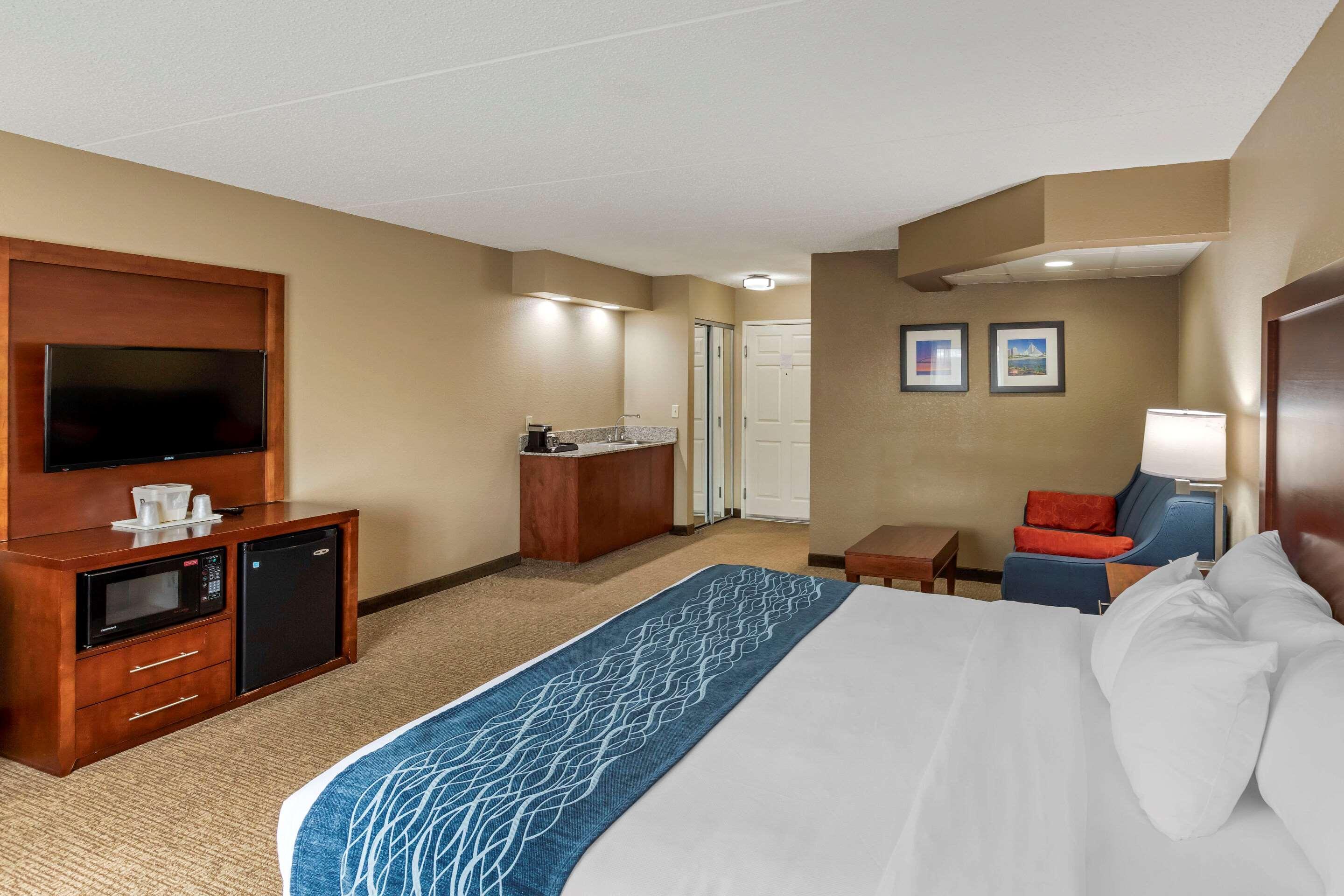 Comfort Inn & Suites Jackson - West Bend Eksteriør billede