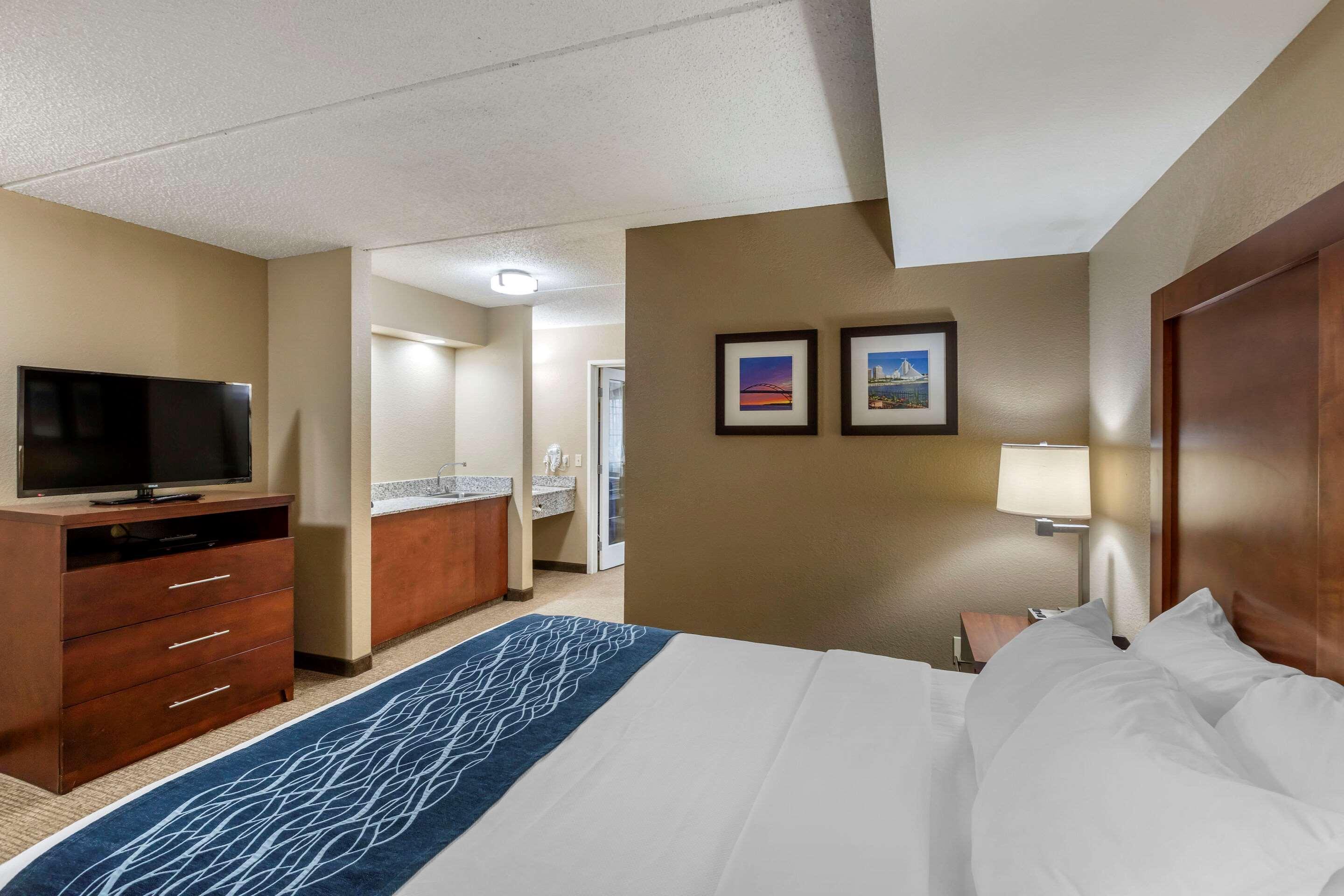 Comfort Inn & Suites Jackson - West Bend Eksteriør billede