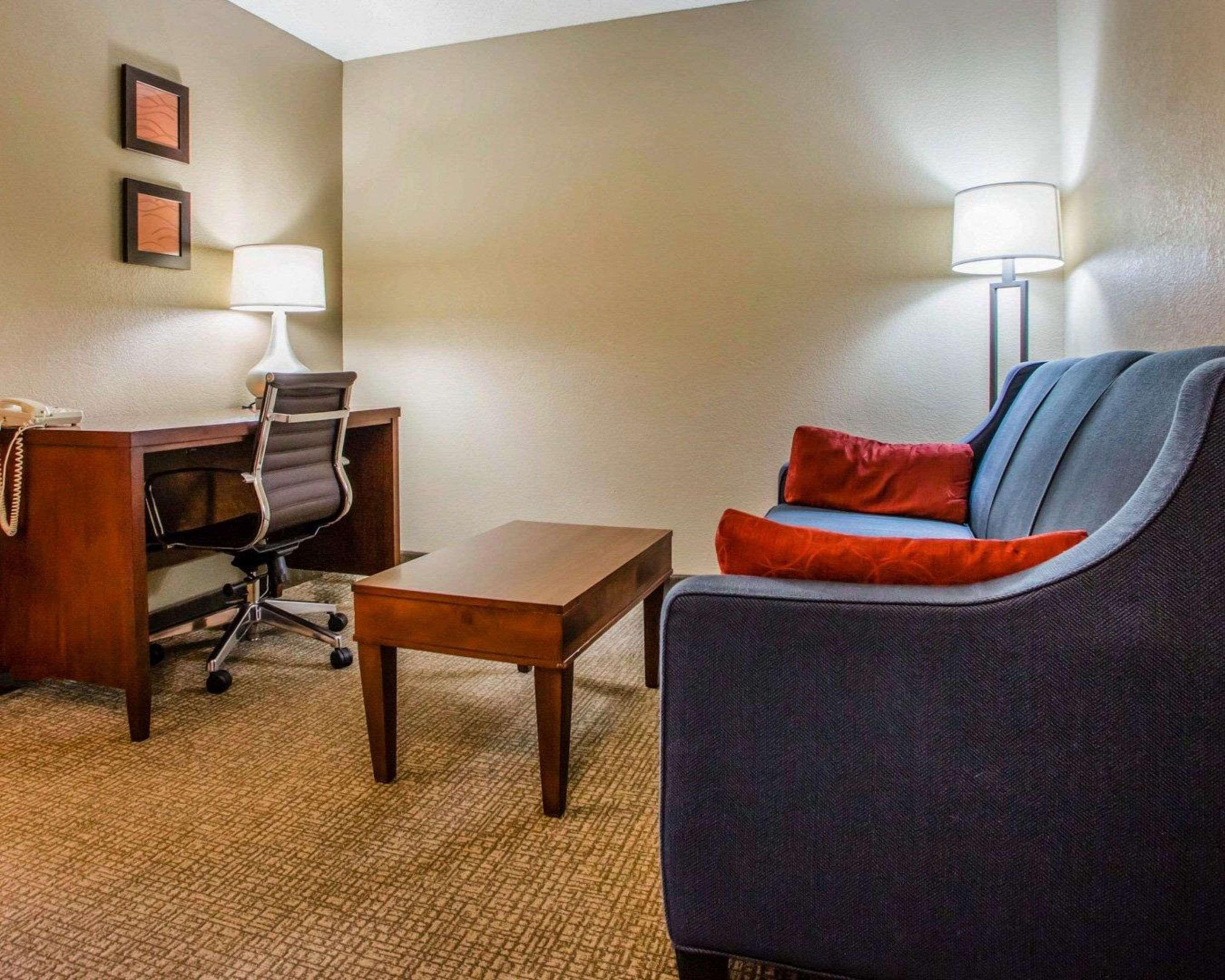 Comfort Inn & Suites Jackson - West Bend Eksteriør billede