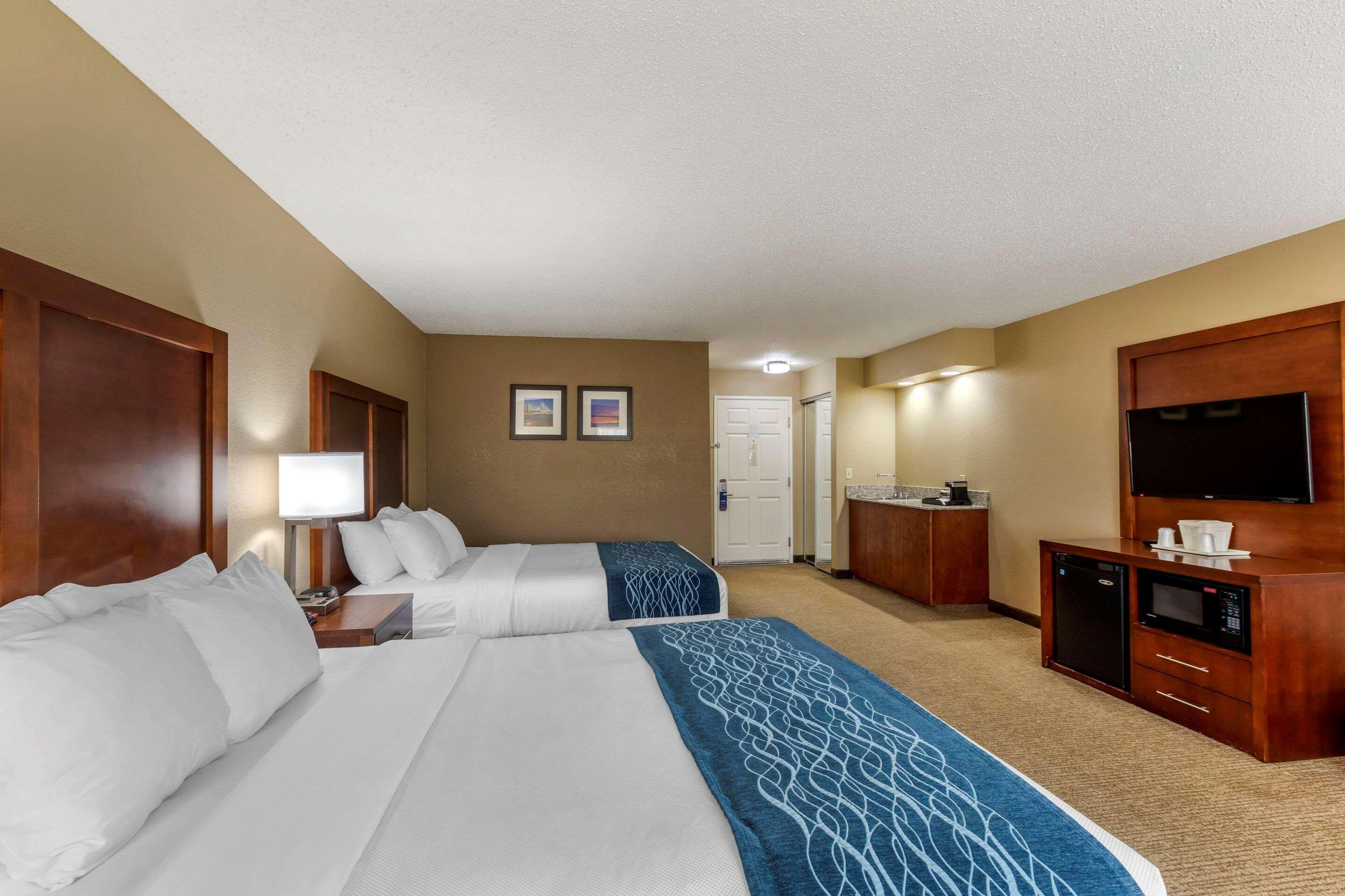 Comfort Inn & Suites Jackson - West Bend Eksteriør billede