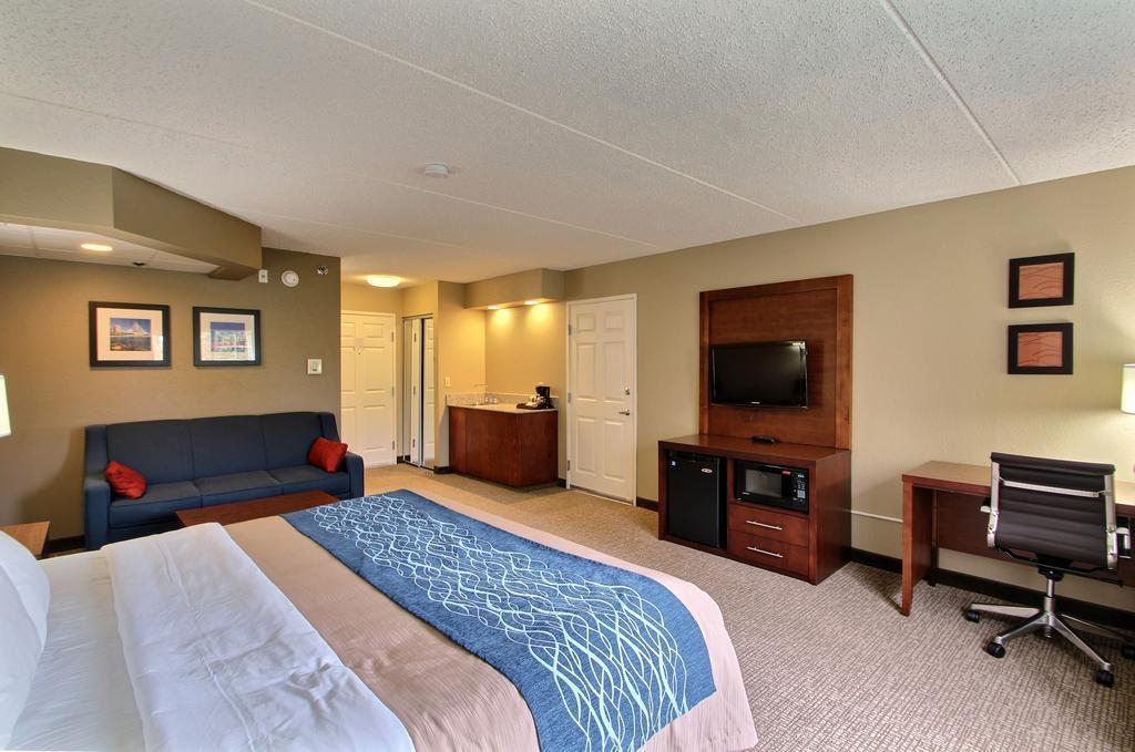 Comfort Inn & Suites Jackson - West Bend Eksteriør billede