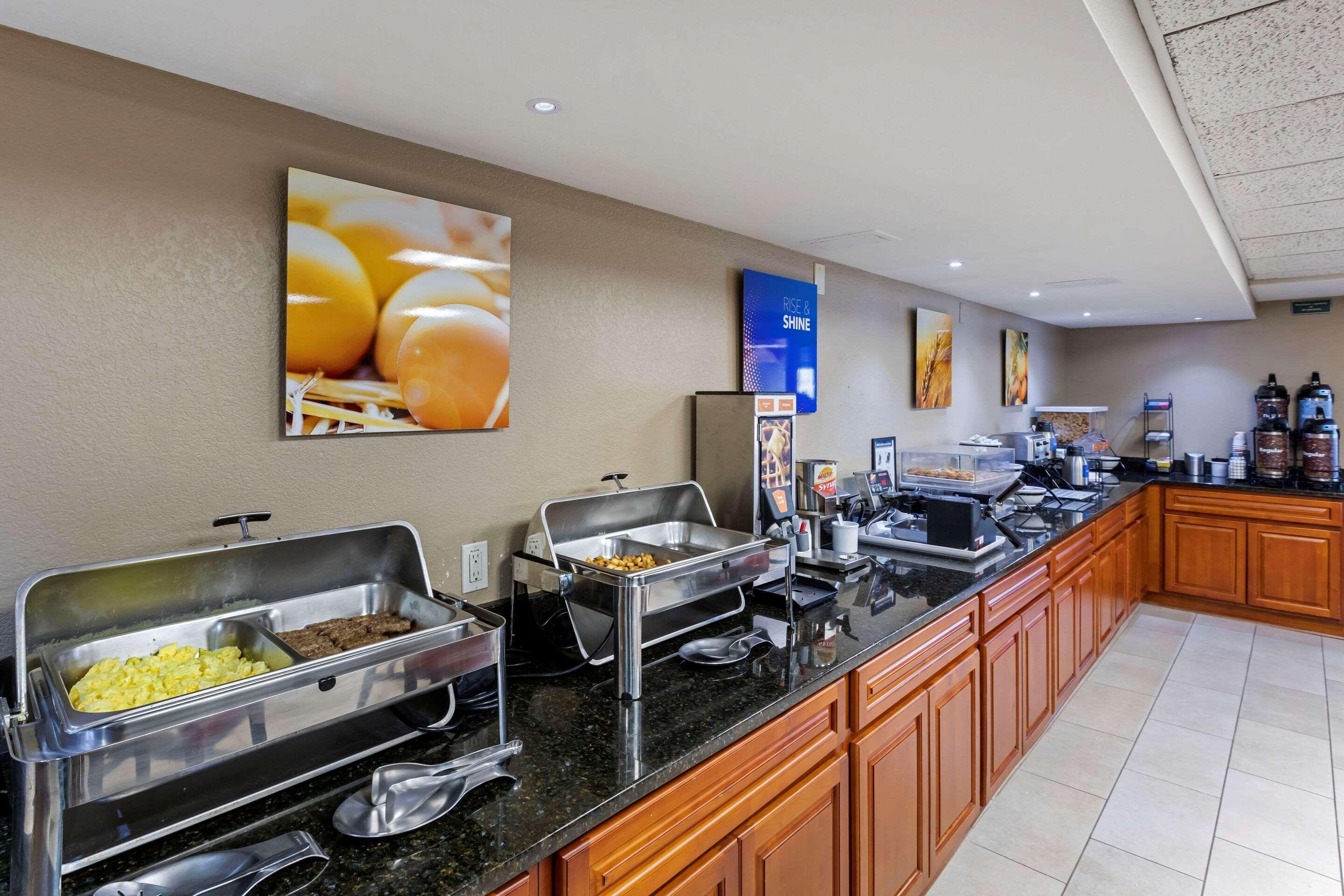 Comfort Inn & Suites Jackson - West Bend Eksteriør billede