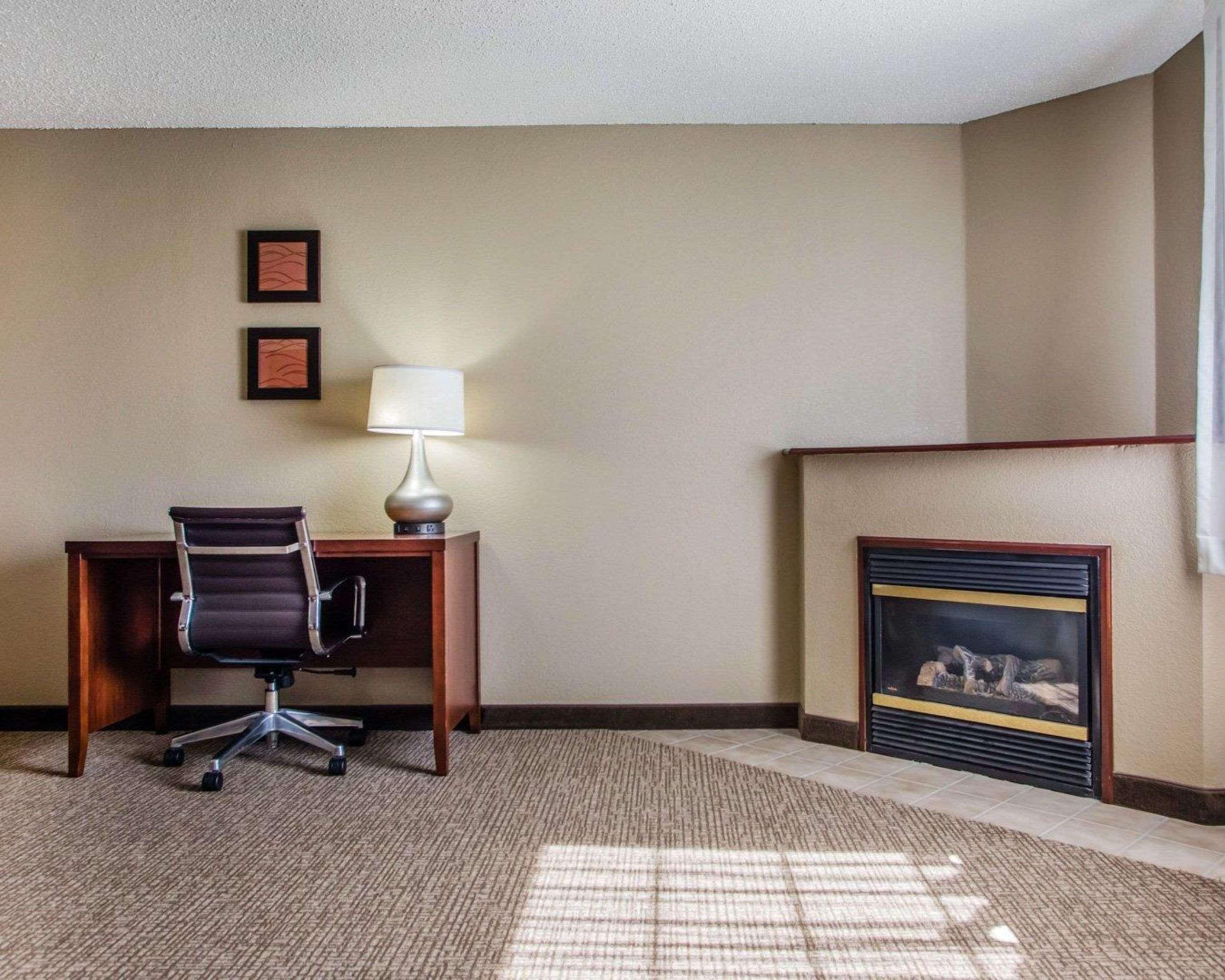 Comfort Inn & Suites Jackson - West Bend Eksteriør billede