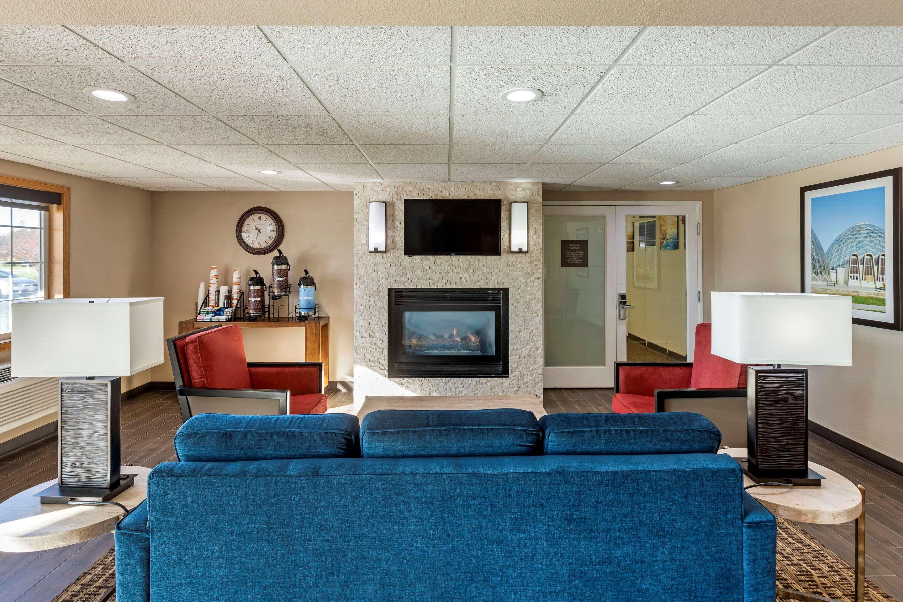 Comfort Inn & Suites Jackson - West Bend Eksteriør billede