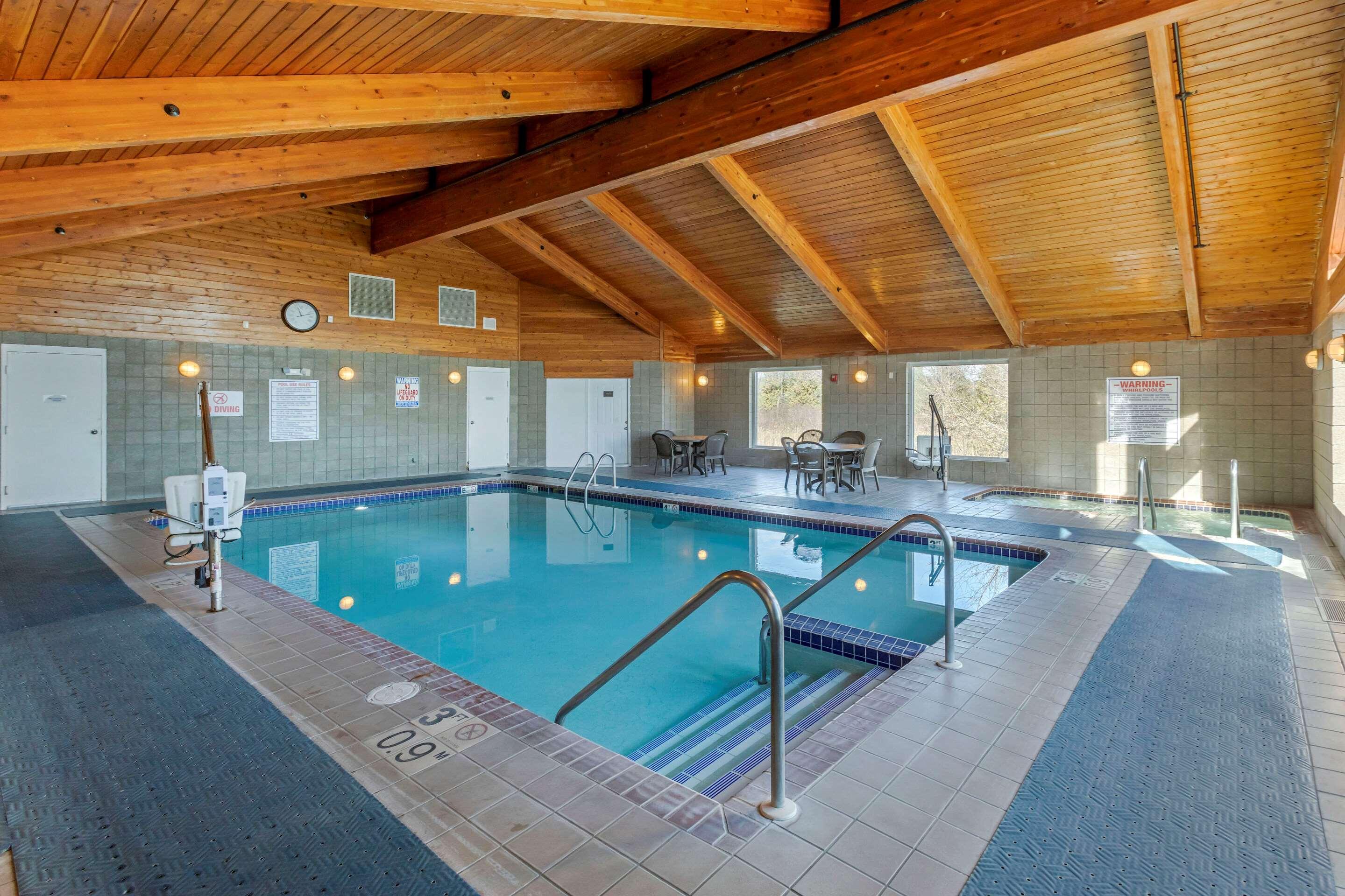 Comfort Inn & Suites Jackson - West Bend Eksteriør billede