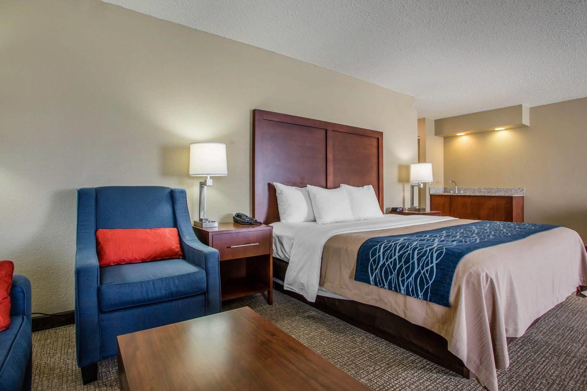 Comfort Inn & Suites Jackson - West Bend Eksteriør billede